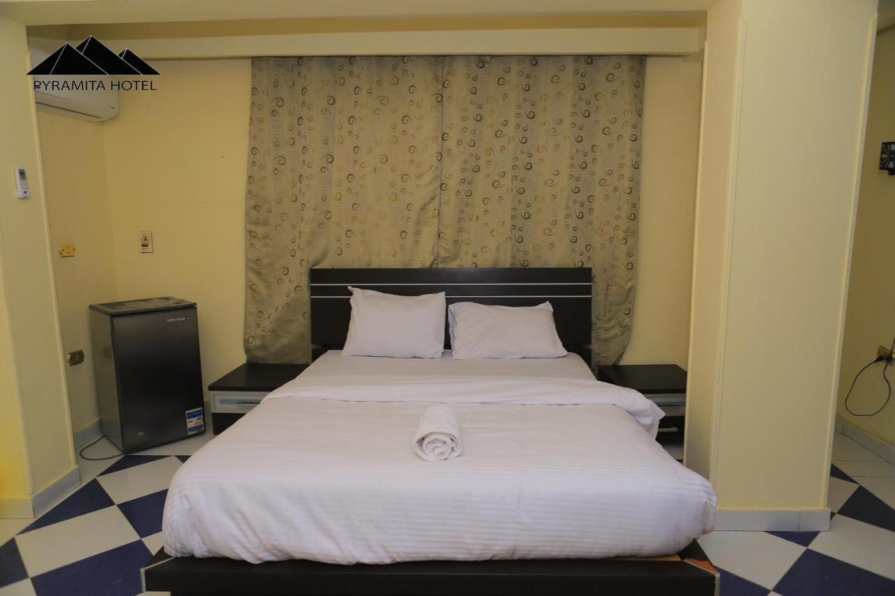 Ghatati Pyramita Hotel מראה חיצוני תמונה