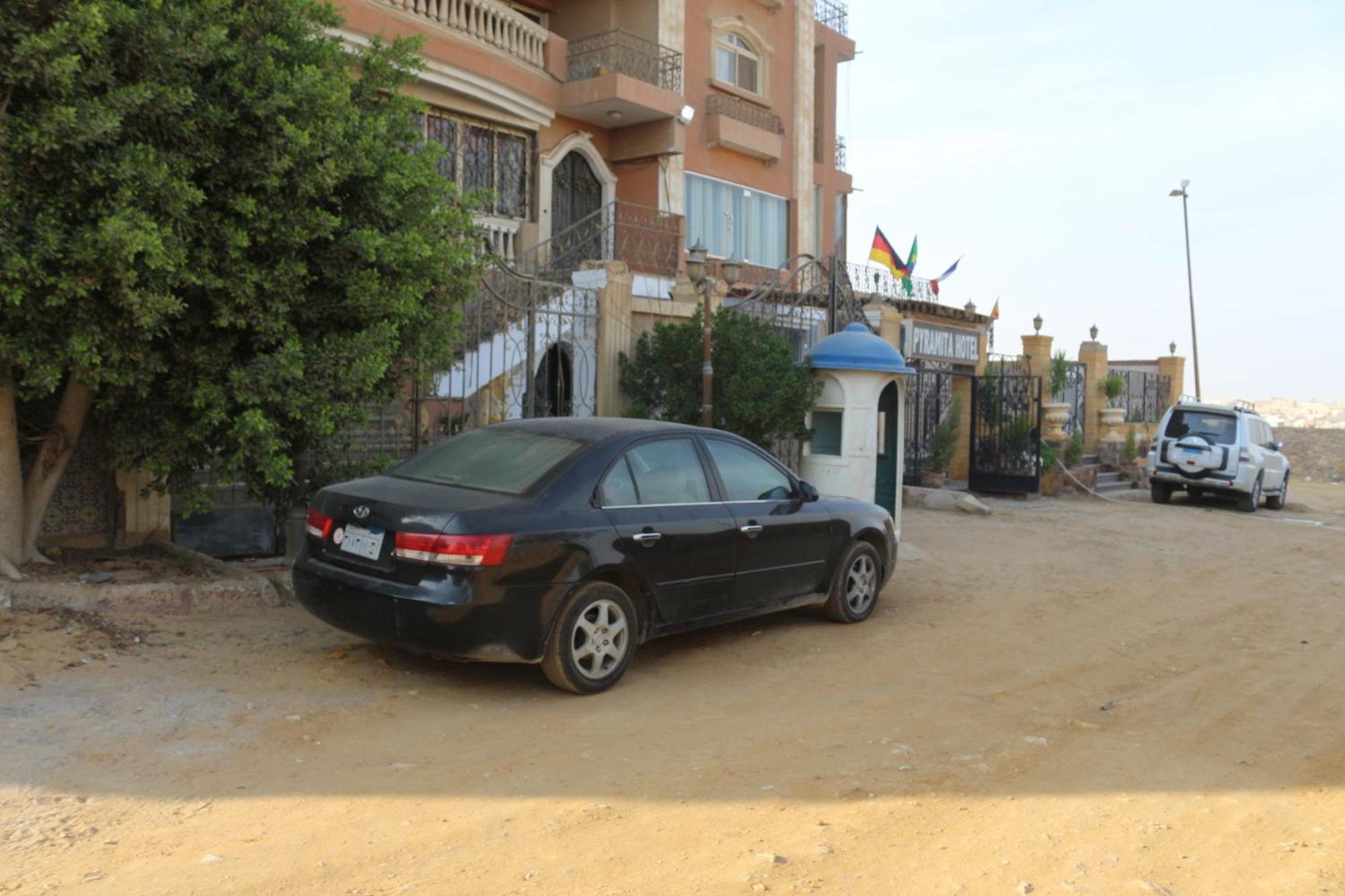 Ghatati Pyramita Hotel מראה חיצוני תמונה