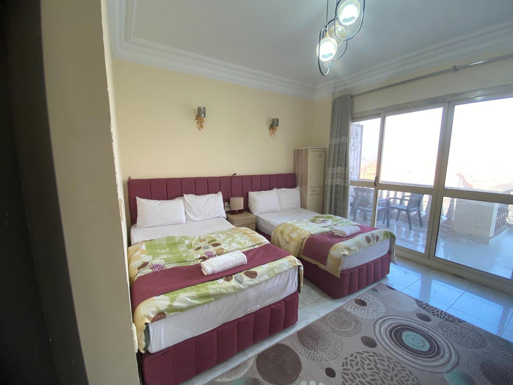 Ghatati Pyramita Hotel מראה חיצוני תמונה