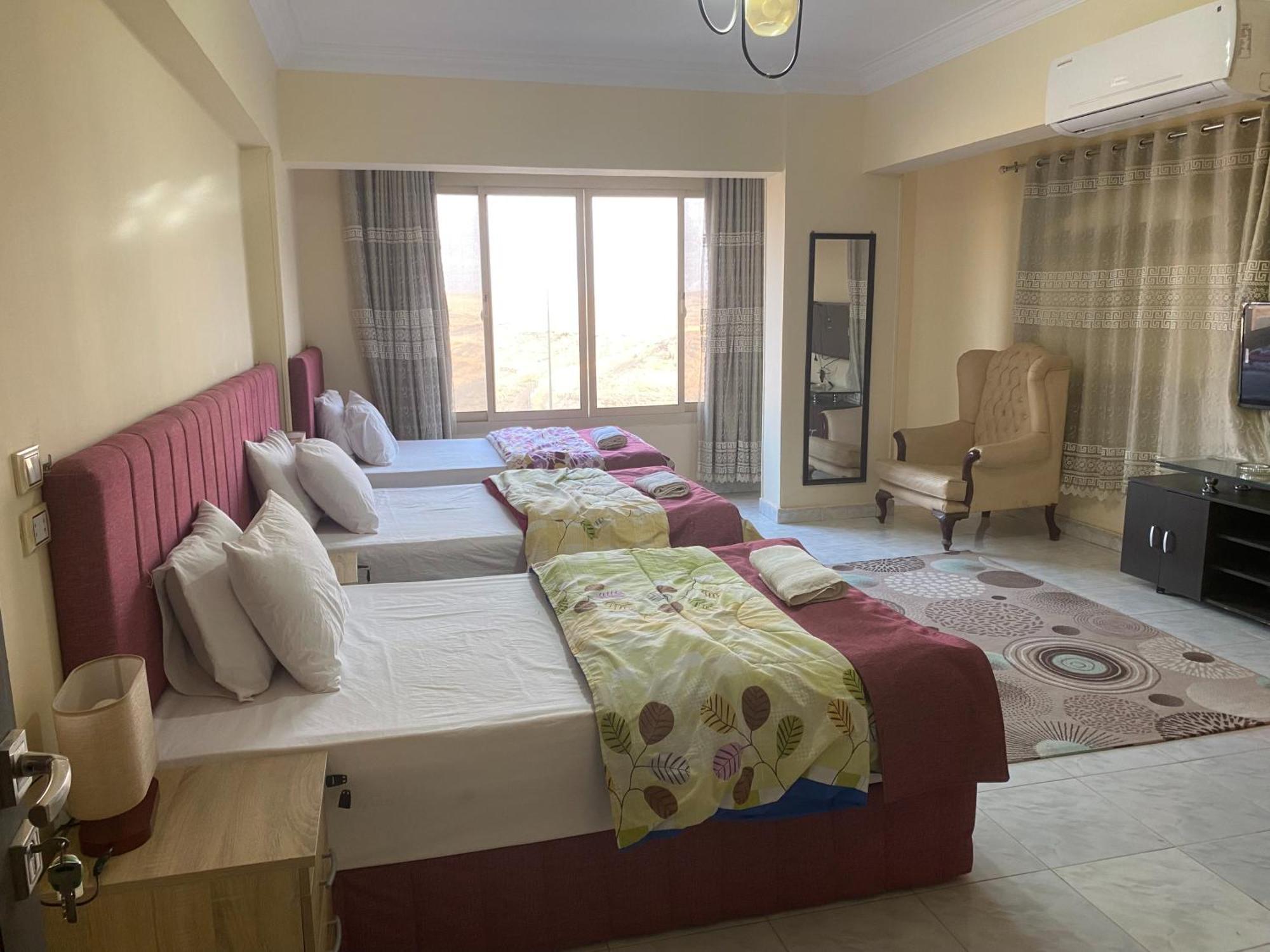 Ghatati Pyramita Hotel מראה חיצוני תמונה