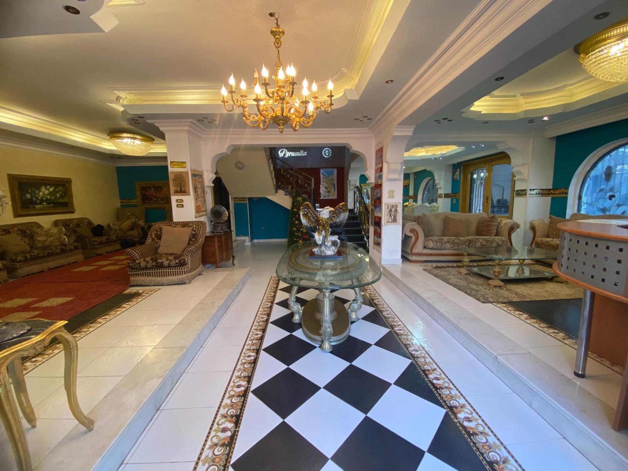 Ghatati Pyramita Hotel מראה חיצוני תמונה